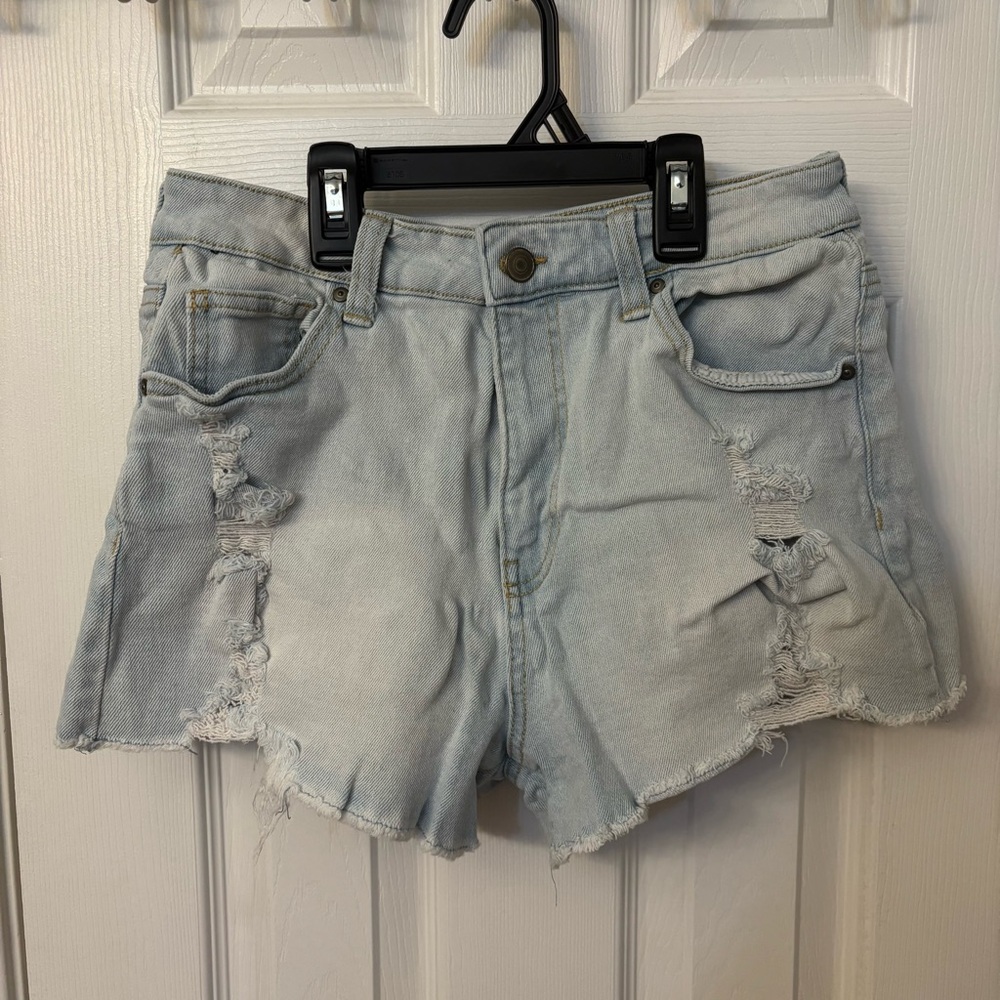 Light Blue Distressed Women’s Size 9 No Boundaries Denim Shorts